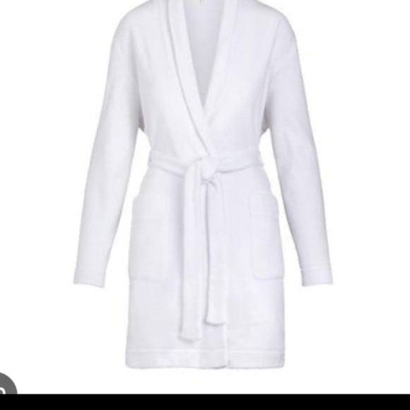 Skims Towel Robe - Picture 2 of 10